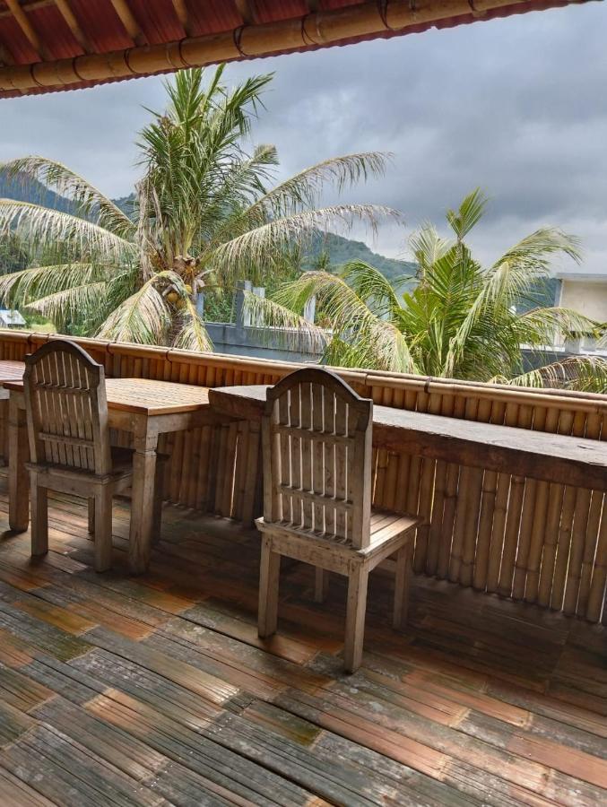 Amed Stop Inn Homestay, Rooftop Restaurant And Bar Exterior foto