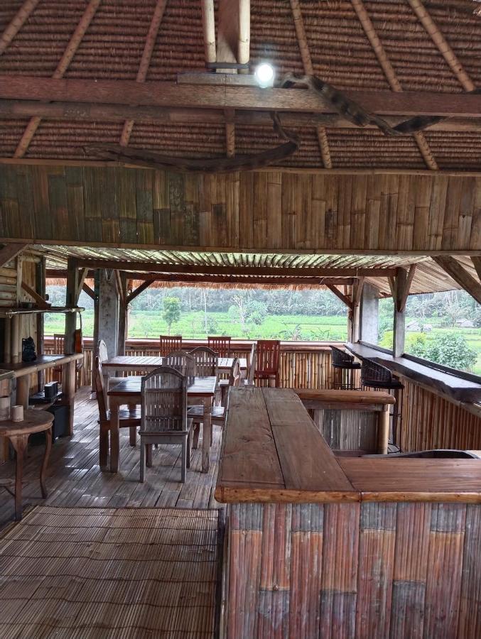 Amed Stop Inn Homestay, Rooftop Restaurant And Bar Exterior foto